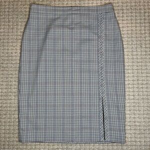 2/$25 or 3/$35 EUC Ann Taylor Pencil Skirt
